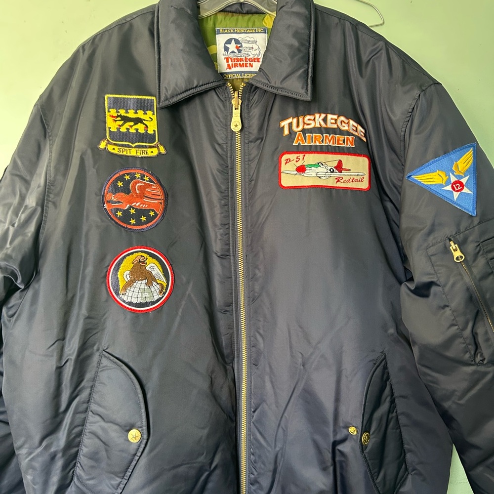 Black Jacket - Picture 4 of 10